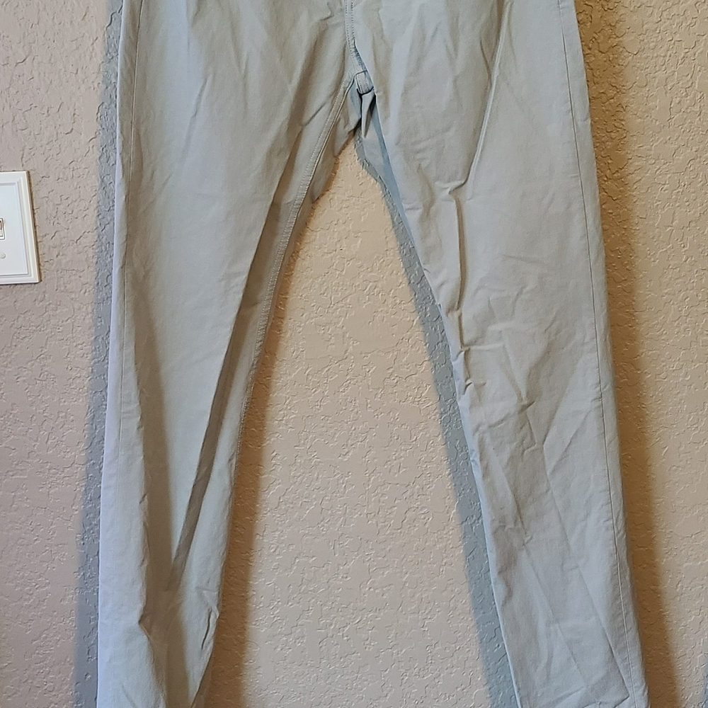 Vineyard Vines Gray Chinos for a Classic Look